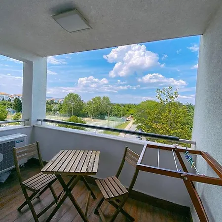 Exclusive Private In The Emerald Complex Равда