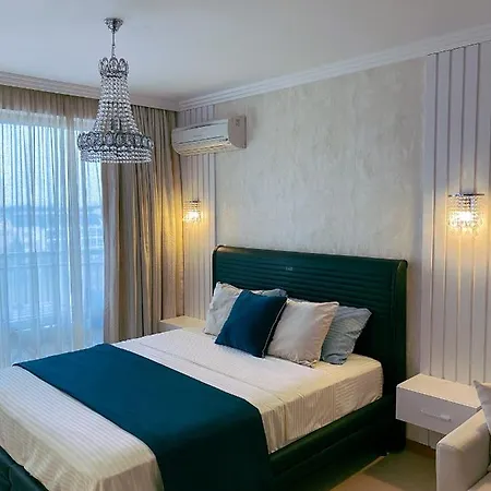Exclusive Private In The Emerald Complex *
