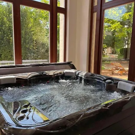 Exclusive Private In The Emerald Complex Апартамент