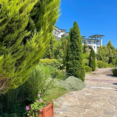 Апартамент Exclusive Private In The Emerald Complex Равда