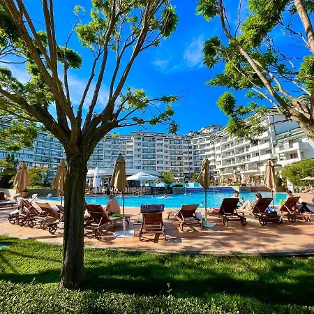 Exclusive Private In The Emerald Complex Равда
