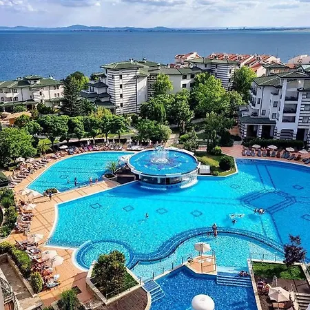 Exclusive Private In The Emerald Complex Appartamento Ravda